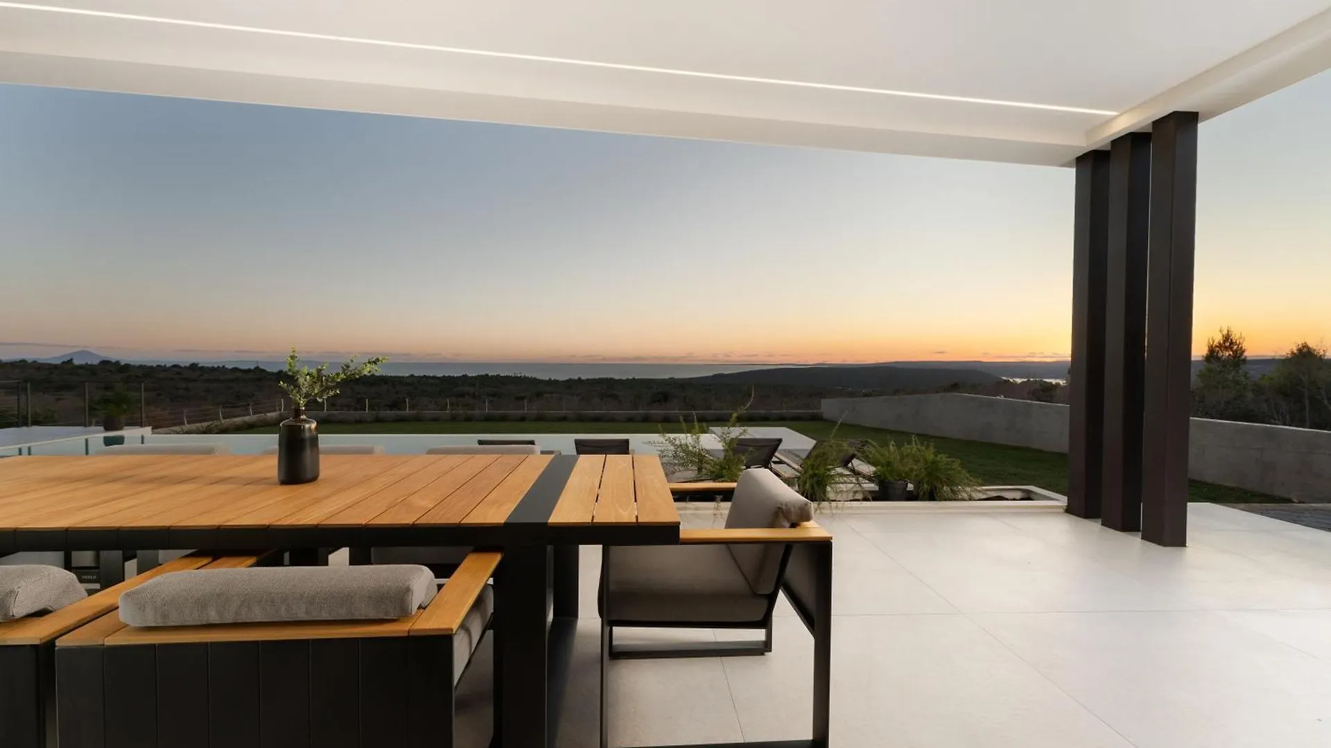 Design Villa Diagonal - Tranquil Sea View Escape Diminici