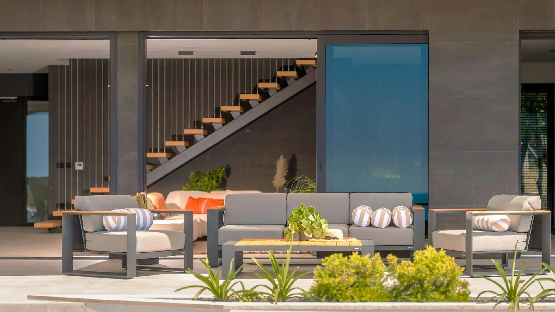 Design Villa Diagonal - Tranquil Sea View Escape Diminici